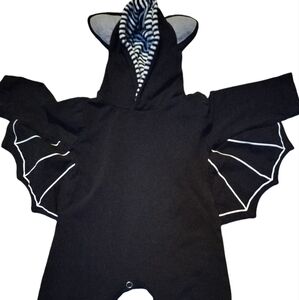 Boys Batman onesie 6/8 months